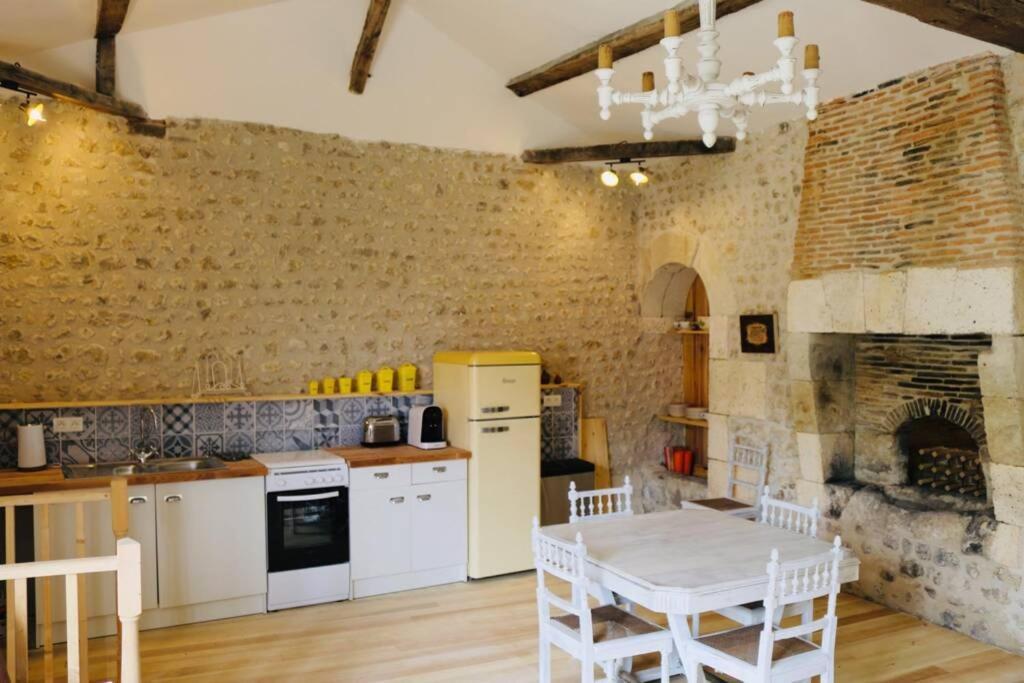 As Seen On A New Life In The Sun - Beautiful 3 Bedroom With Shared Pool *