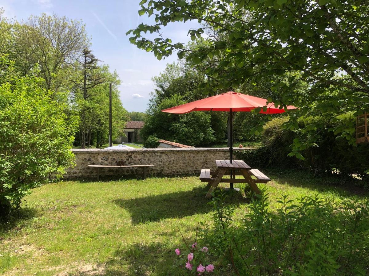 As Seen On A New Life In The Sun - Beautiful 3 Bedroom With Shared Pool Ferienhaus Montboyer