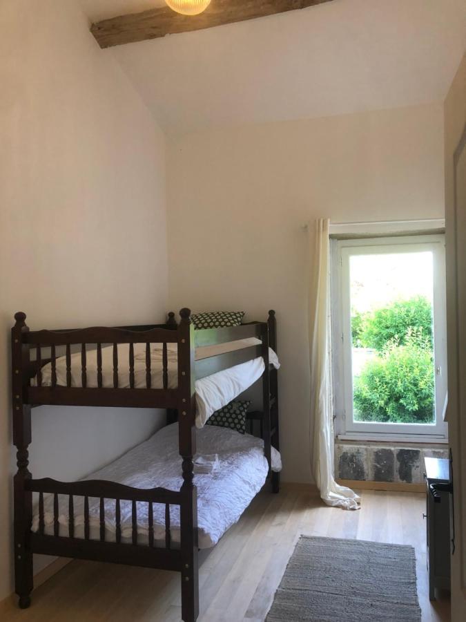 Ferienhaus As Seen On A New Life In The Sun - Beautiful 3 Bedroom With Shared Pool Montboyer