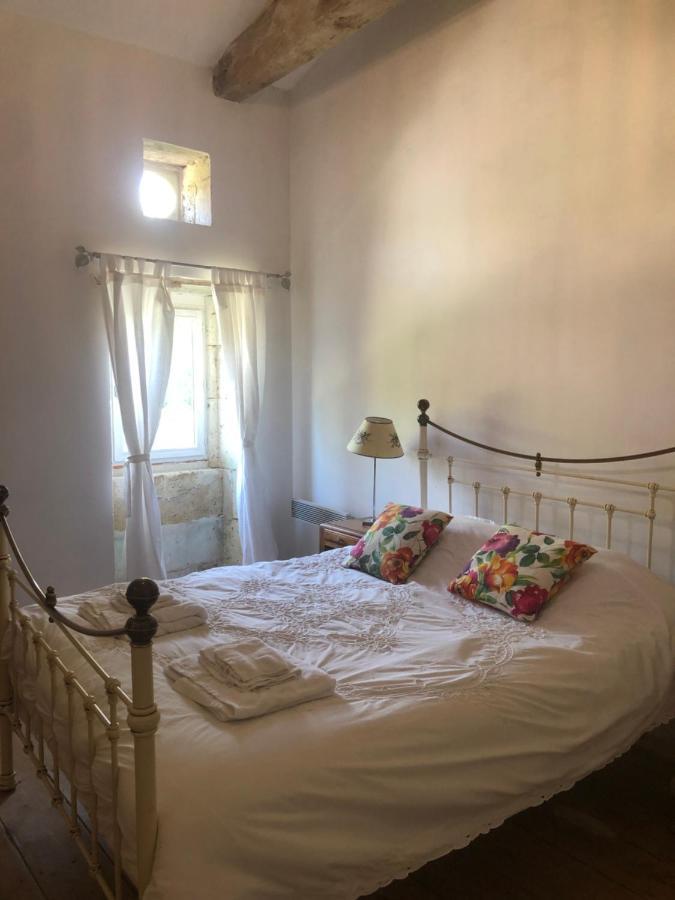 As Seen On A New Life In The Sun - Beautiful 3 Bedroom With Shared Pool Ferienhaus Montboyer