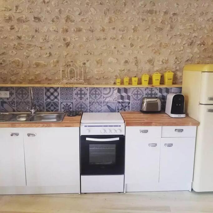As Seen On A New Life In The Sun - Beautiful 3 Bedroom With Shared Pool Montboyer